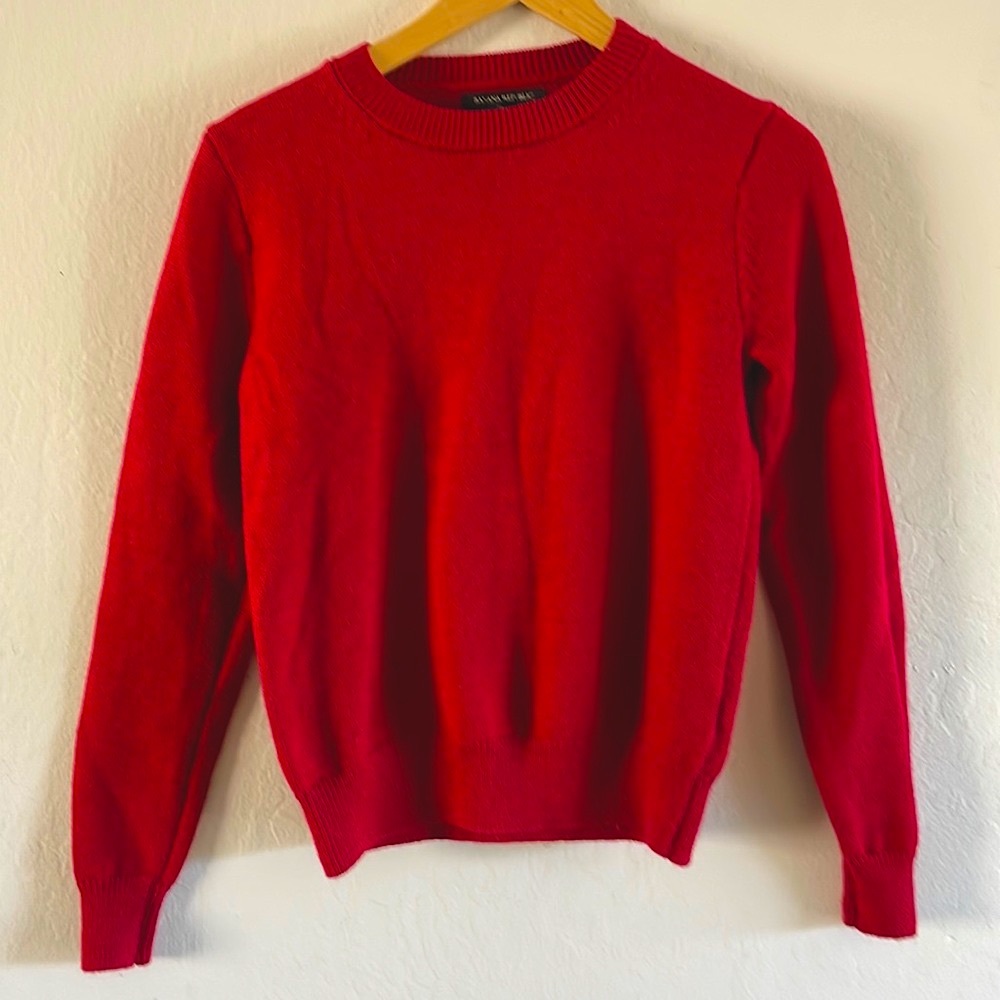 Lovely Banana Republic, woman’s sweater, size XS. Very gently worn